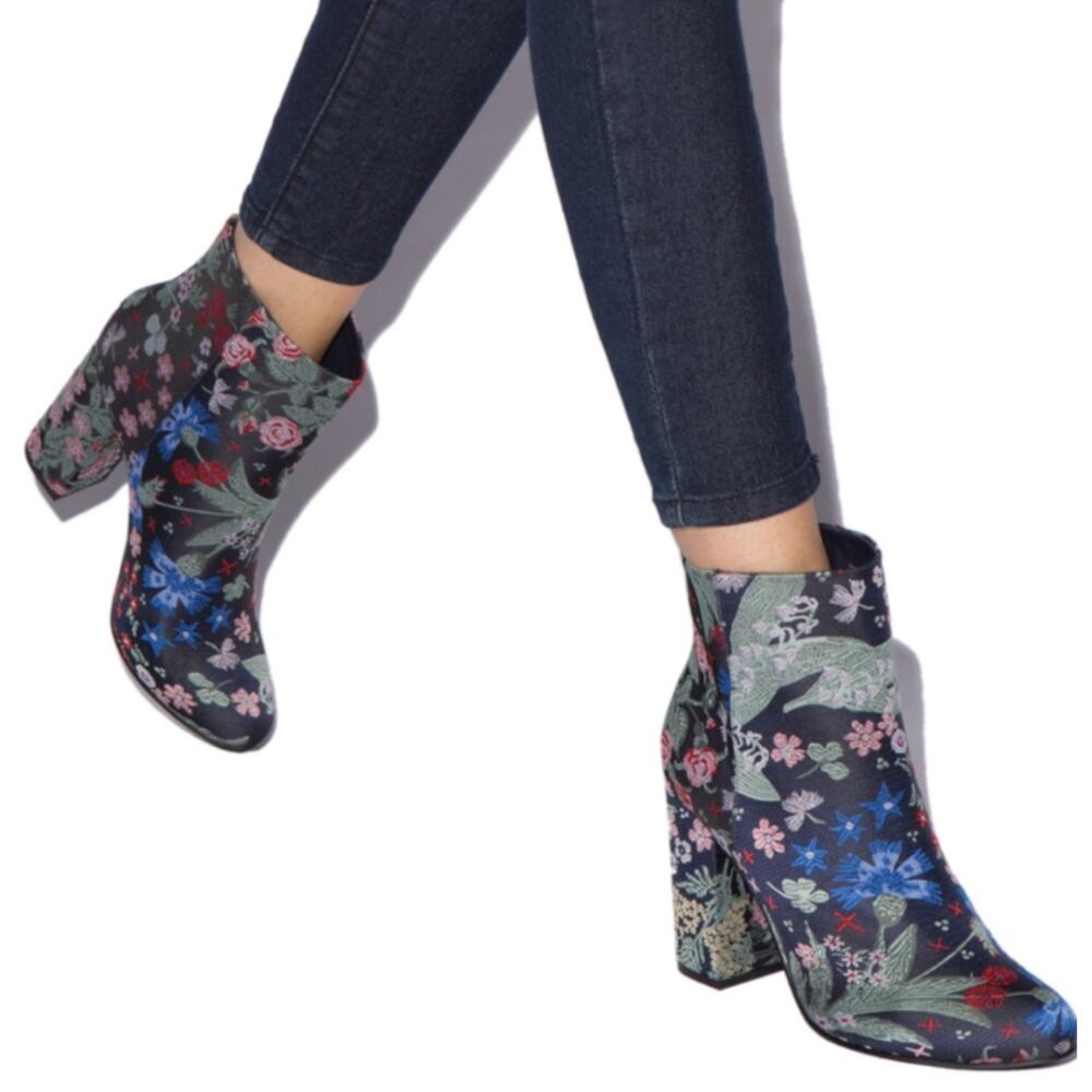 Shoe Dazzle Denny Floral Jacquard Ankle Booties 6